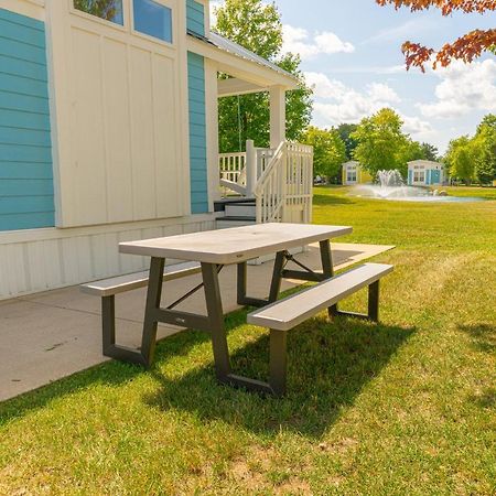 Hotel Sun Outdoors Petoskey Bay Harbor Exterior foto