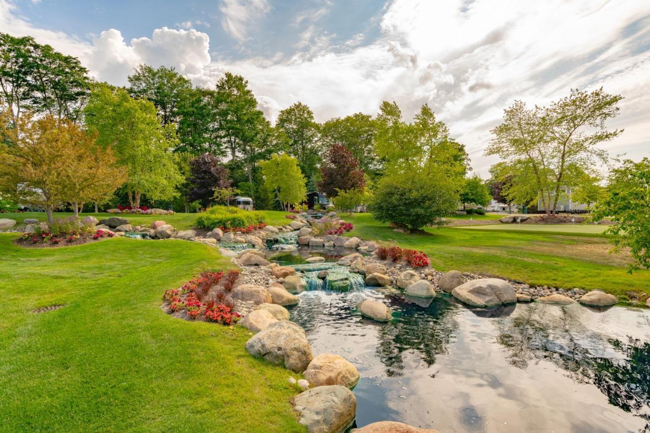 Hotel Sun Outdoors Petoskey Bay Harbor Exterior foto